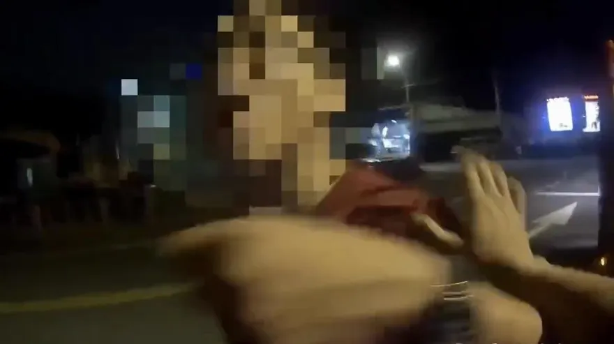 影/中和烘爐地男子不滿車子遭拖吊　持利剪恐嚇員警遭逮