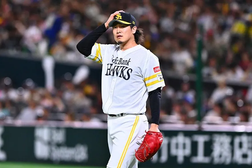 日職/火大！軟銀守護神板凳區怒槌　「左手骨折」遭下放