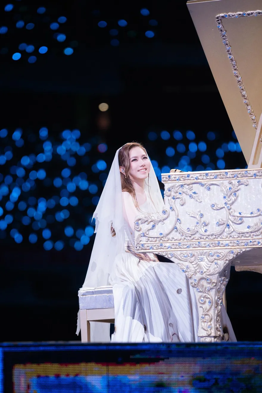 鄧紫棋大巨蛋連唱4場！甜喊「擠霸婚」撩粉　揭開唱落淚原因