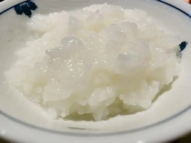 稀飯越吃越糟！中年婦火燒心睡不著　營養師曝真正養胃法