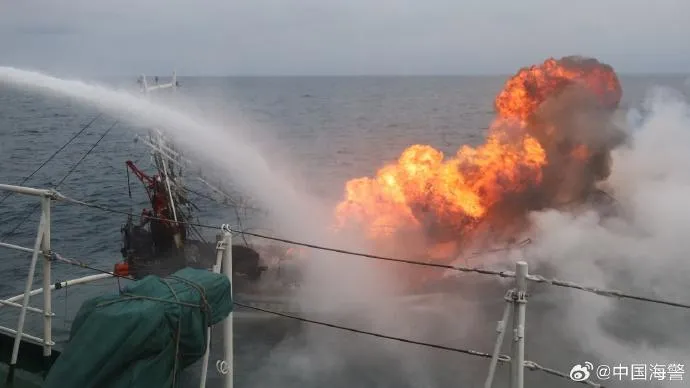 基隆漁船起火！陸公布滅火照喊「中國台灣」　海巡署批：消費海難