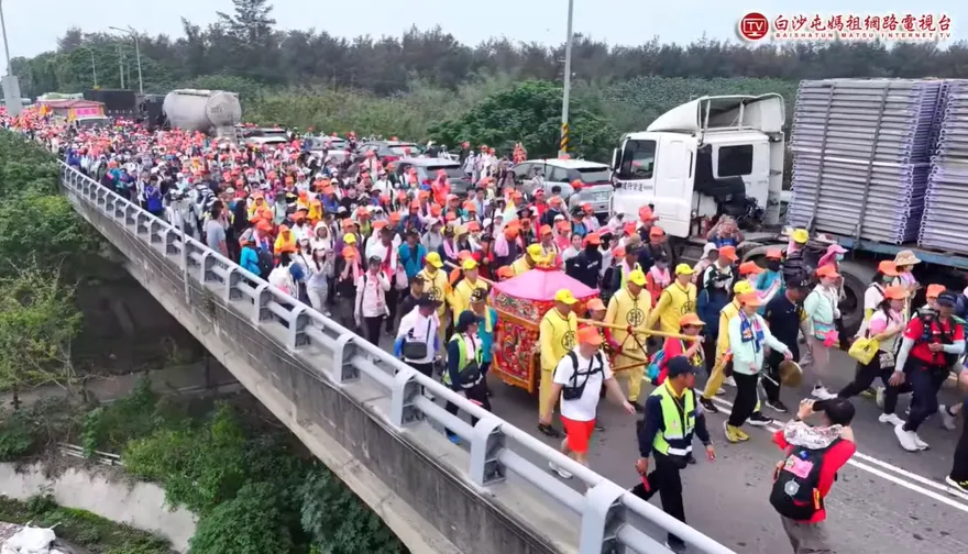 平安跟隨媽祖進香　內政部：施放爆竹煙火「五不五要」