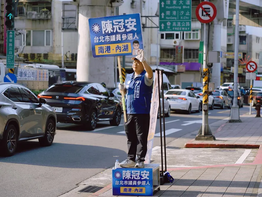 迴力鏢來了！卓冠廷挺共諜鞭刑　藍戰將跟進酸「這幾位綠共諜」都要鞭