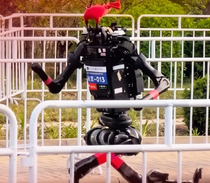 人類慘了？陸機器人跑1.9公里僅4分13秒　換算破世界紀錄