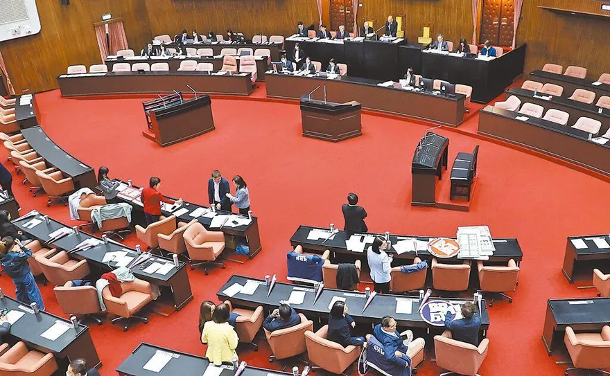 軍購案不只3800億？連勝文表態了：不能讓「賣花賣酒賣鞋」變軍火商