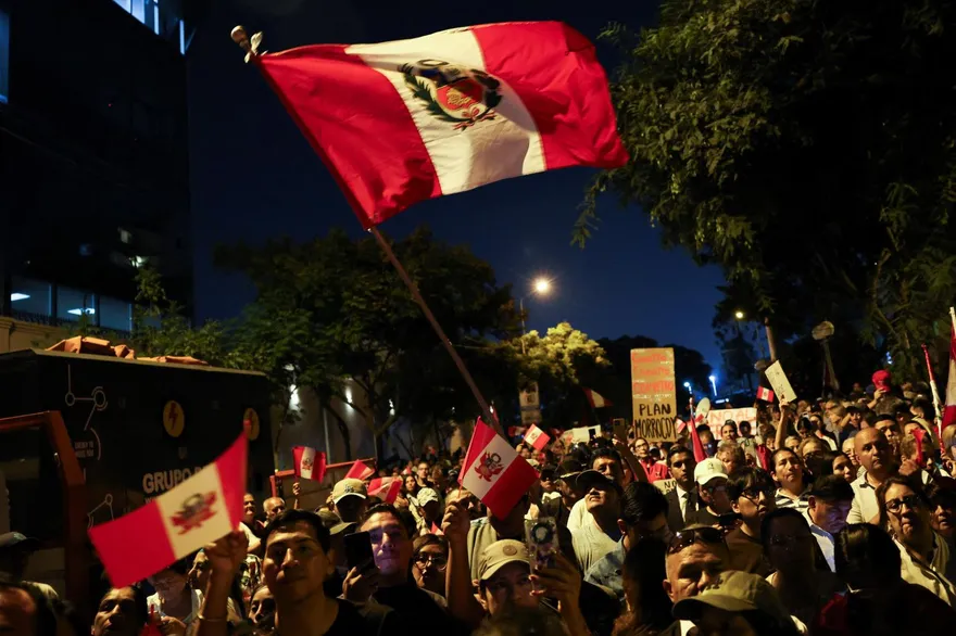 秘魯總統大選投票過程混亂　首輪開票延至5月中旬公布