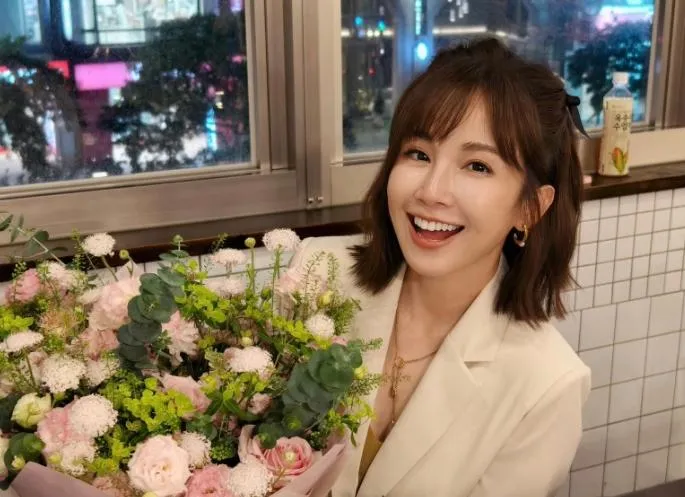 鍾欣怡淡出螢光幕10年　44歲生日迎雙喜吐當媽心聲