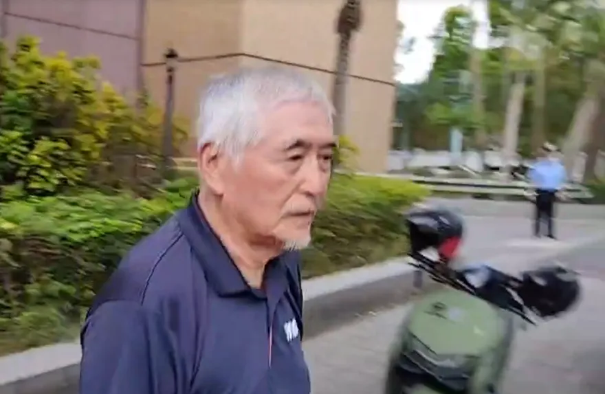 名導柯一正「砸賓士挨告」！檢察官苦勸15分　無奈認賠11萬和解