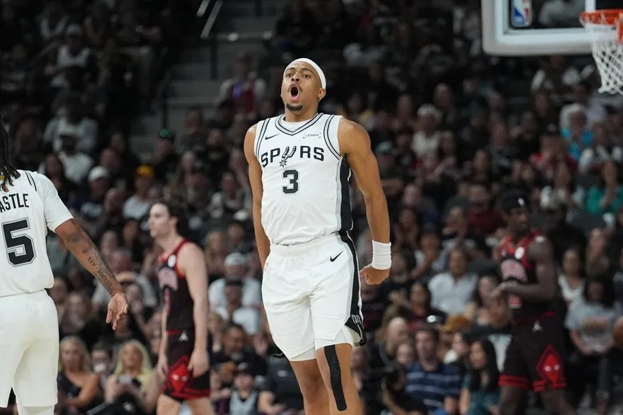NBA/比肩傳奇「鬼禿」！強森奪最佳第六人　馬刺隊史第2人獲獎