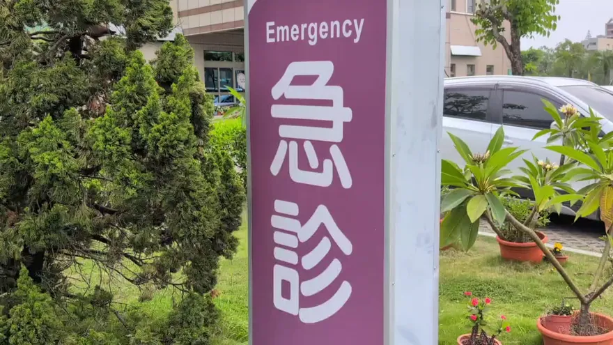 台中45歲女10樓墜落砸毀機車　命危送醫搶救中