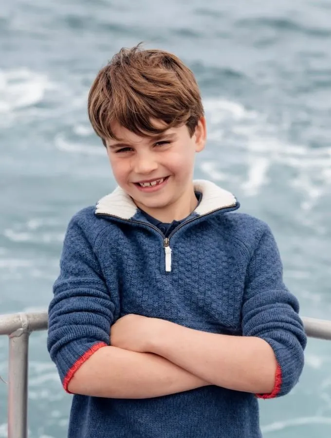 路易王子歡慶8歲生日！英國王室公布最新肖像照　酷似父親威廉