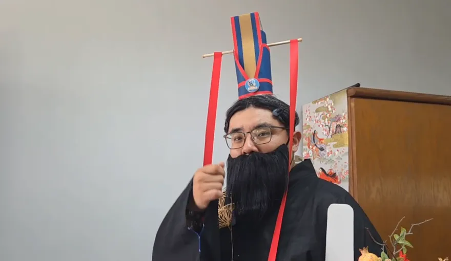 影/孔子來上課！屏榮高中老師扮「至聖先師」為統測祈福