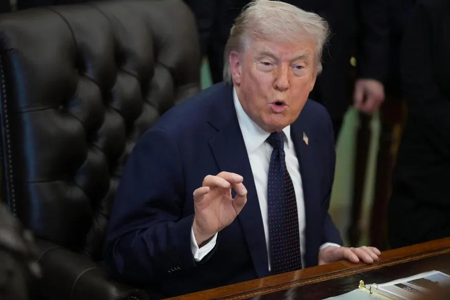 美國白宮記者晚宴現場傳槍響！川普也在場「緊急撤走」