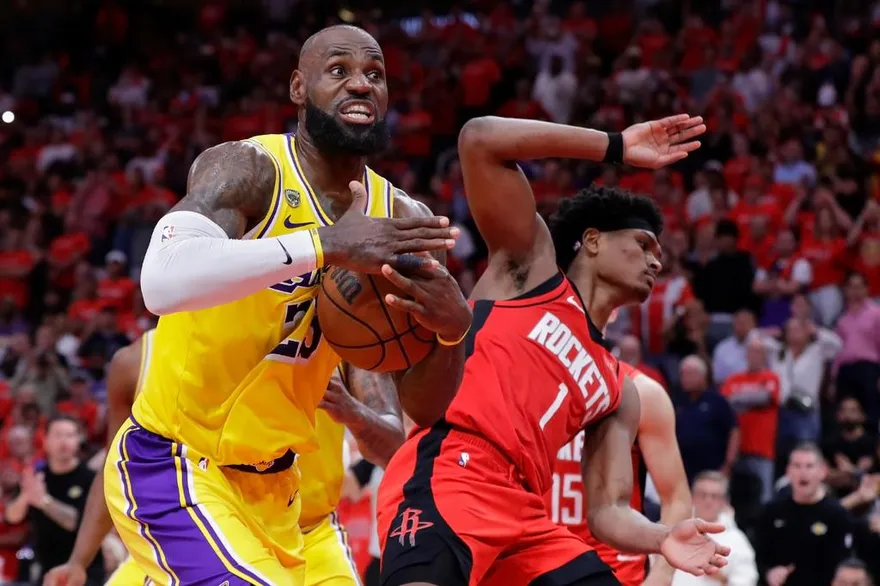 NBA/父子連線空中接力！　詹皇領湖人擊敗火箭搶先聽牌