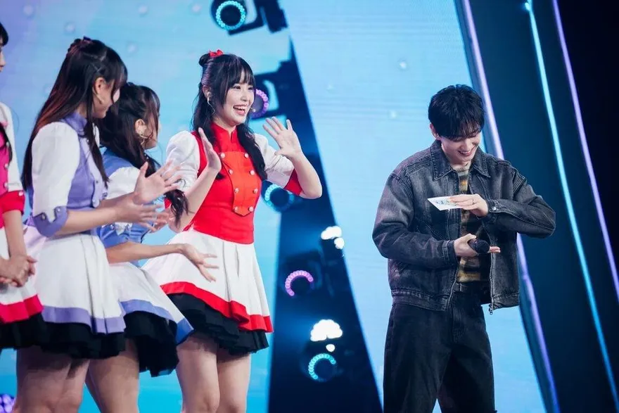 幼幼台姐姐跳性感版〈捏泥巴〉　銀赫笑喊：還是好可愛