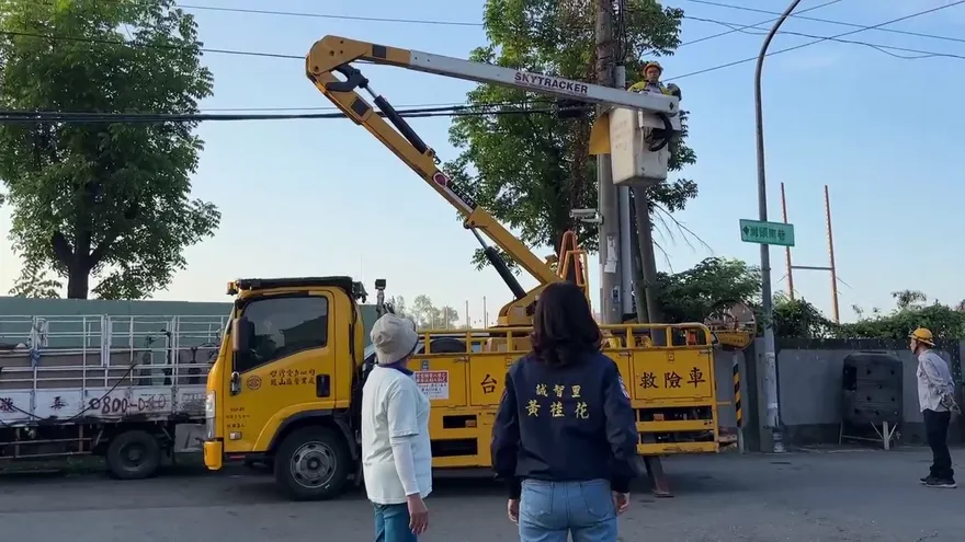 影/松鼠惹禍！高雄「變電箱燃燒」釀大停電　陸軍官校也受害