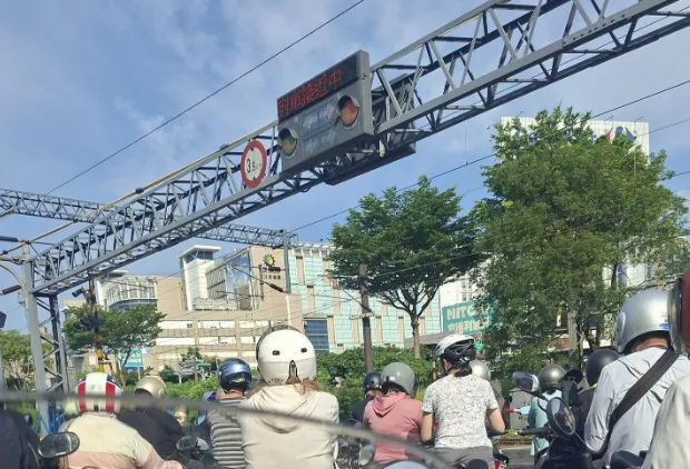 桃園內壢過平交道花半小時！　居民嘆：交通黑暗期