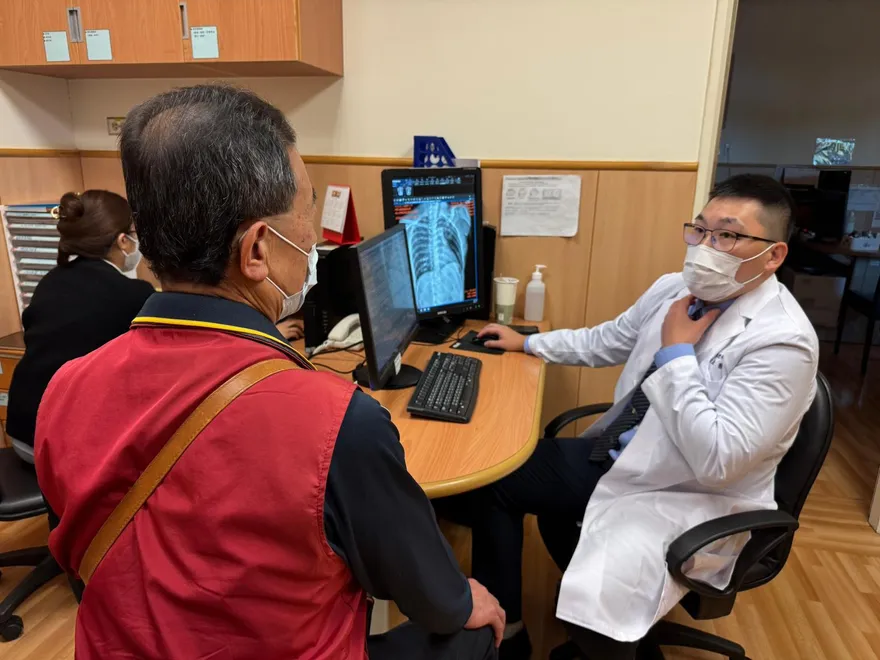 戒菸酒十年仍罹食道癌！翁「健檢加做胃鏡」意外撿回一命