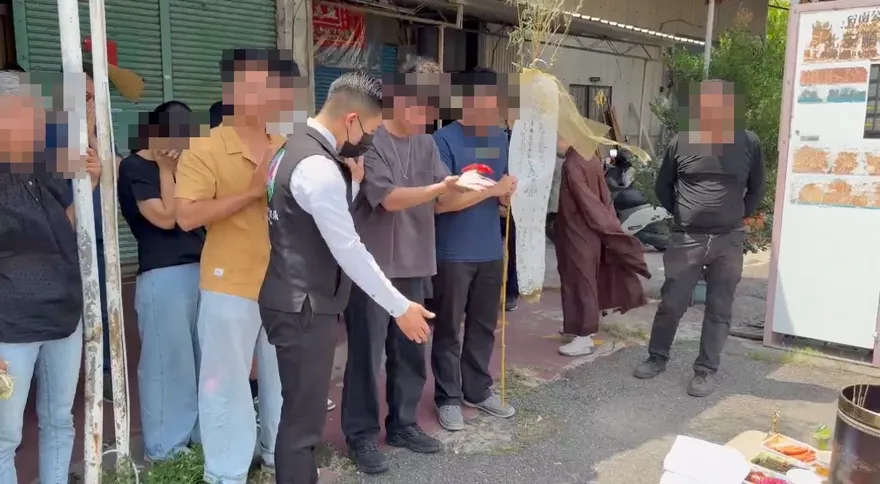 影/台南女警遭輾斃家屬現場招魂　男友悲喊「永遠是我的寶貝」