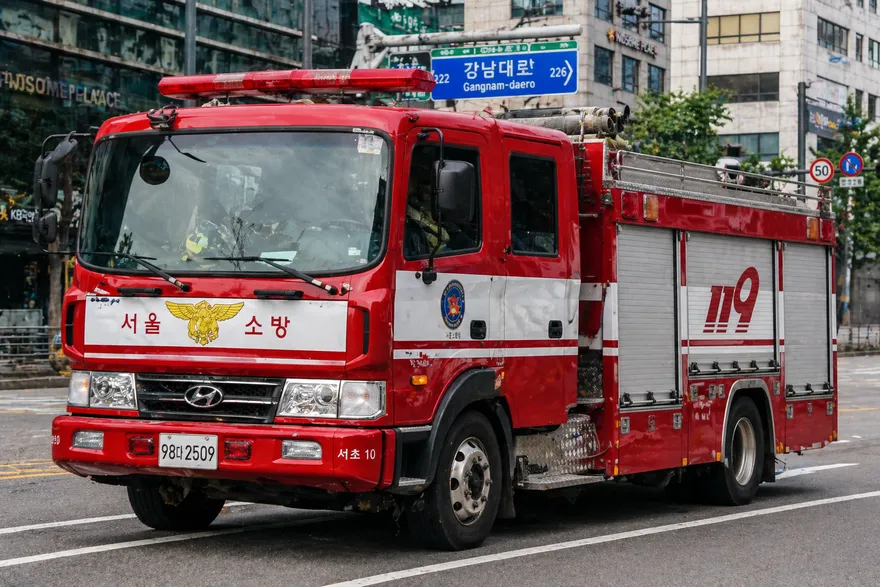 韓國高樓火警火勢兇猛　1住戶墜樓身亡