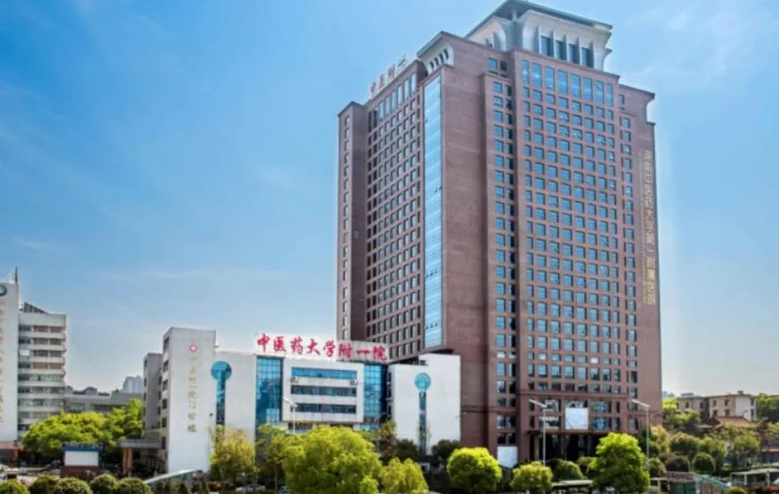 耍特權？湖南驚爆醫院院長兒子「吃空餉」　沒上班坐領百萬