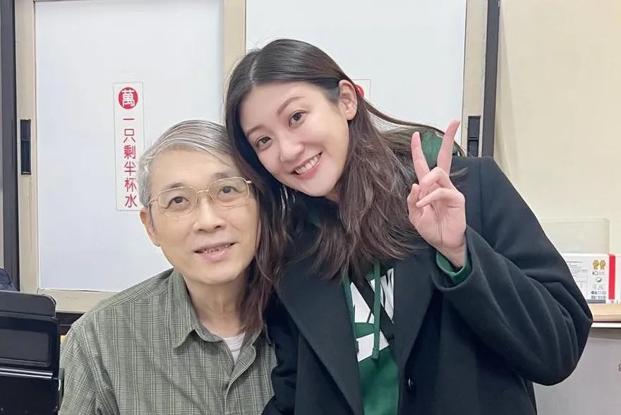 林逸欣父癌逝！網友淚謝他留下「這神物」　大讚：助眠天花板