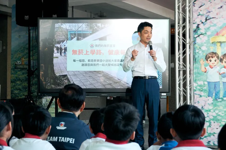 王世堅演講狂讚蔣萬安「4大優點」！網狠酸：沈伯洋玻璃心碎了
