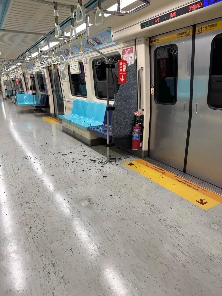 北捷車廂「玻璃隔板」突爆裂　乘客嚇壞：在我左前方