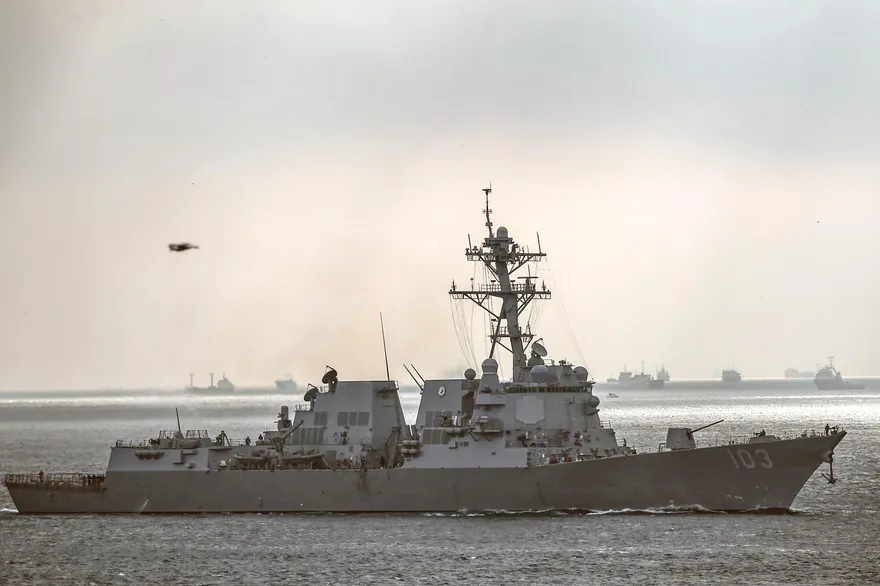 川普稱美伊衝突「迷你戰爭」　美軍2神盾艦避伊朗火網穿荷莫茲