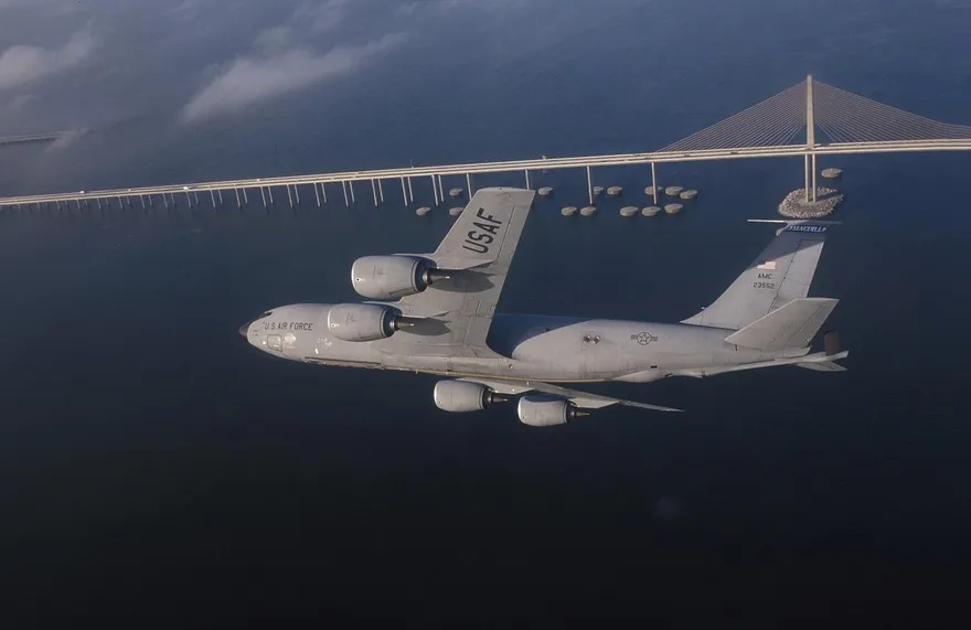 美軍KC-135加油機波灣發緊急代碼後失聯　張延廷揭可能原因