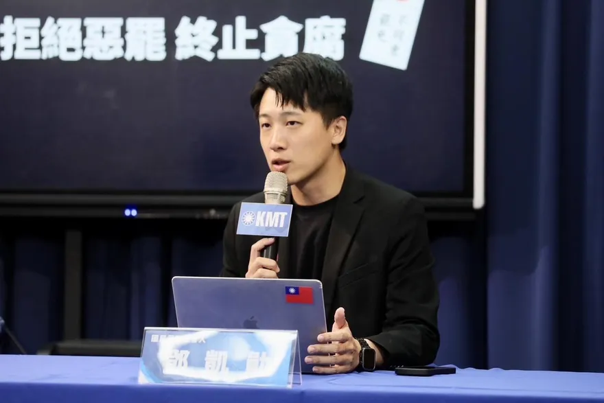 戰神變鼠神？沈伯洋「老鼠認知戰」遭酸爆！鄧凱勛諷：大陸都要望其項背