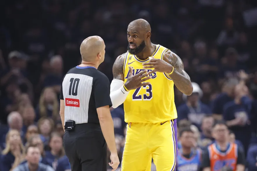 NBA/詹皇2戰僅獲5罰球！湖人主帥怒嗆裁判：看過哨聲最少的球星