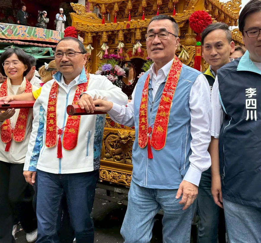 三班護病比入法　李四川欣慰：我蓋最多是醫院　支撐醫院的是醫護