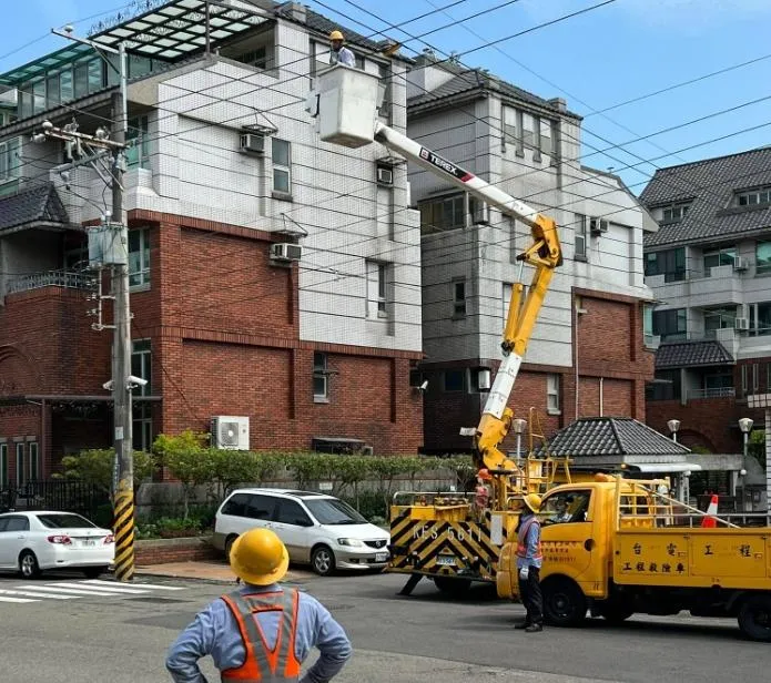 鳥獸碰觸線路！台中南屯百戶突停電　台電1小時搶修完畢