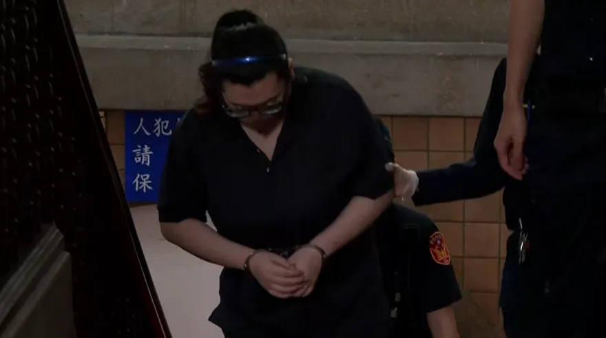 拖死警所長200米亡一審判死！毒女陳嘉瑩二審首開庭低頭不語