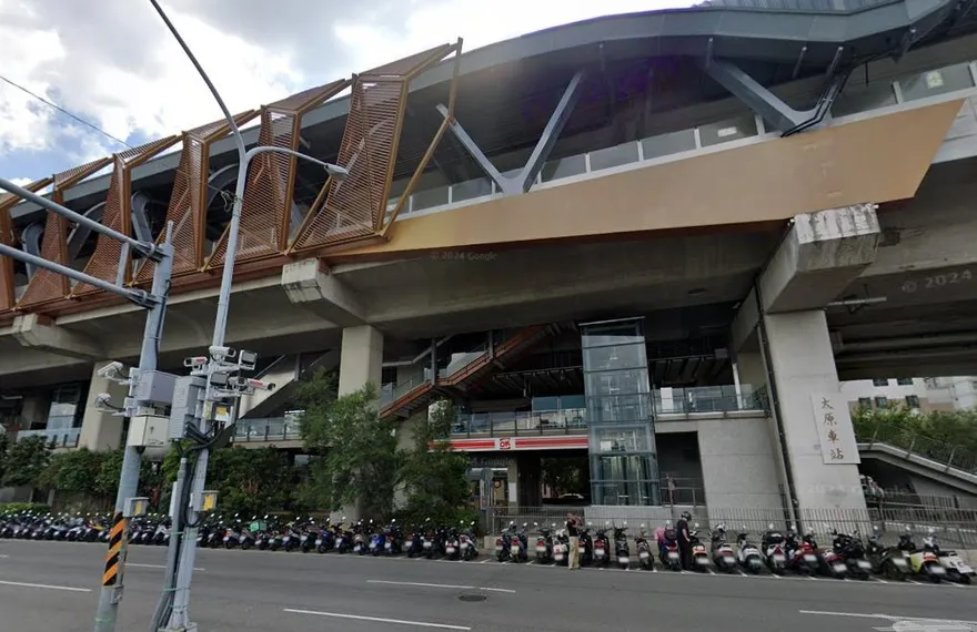 台鐵太原車站出事！女子跟男友吵架「失控衝向鐵軌」釀誤點
