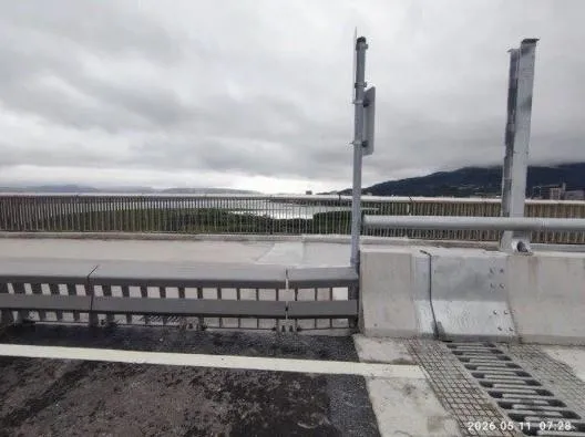 網紅質疑淡江大橋「護欄像刨刀」　公路局曬實況：勿再造謠