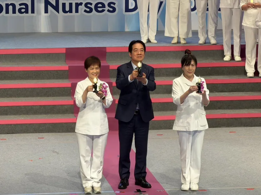 護師節大會直擊！賴清德提加薪遭回「太少了」　石崇良稱「忐忑」