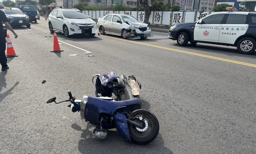 高雄前鎮轎車逆闖調撥車　女騎士遭撞飛送醫不治