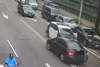 自投羅網！61歲男毒蟲逆向撞巡邏車　警搜出依托咪酯煙彈