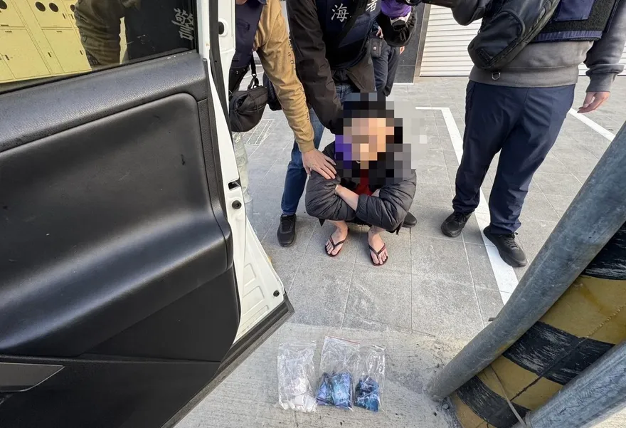 影/販毒小蜜蜂嘉義地區流竄　海巡逮2嫌起獲各式毒品