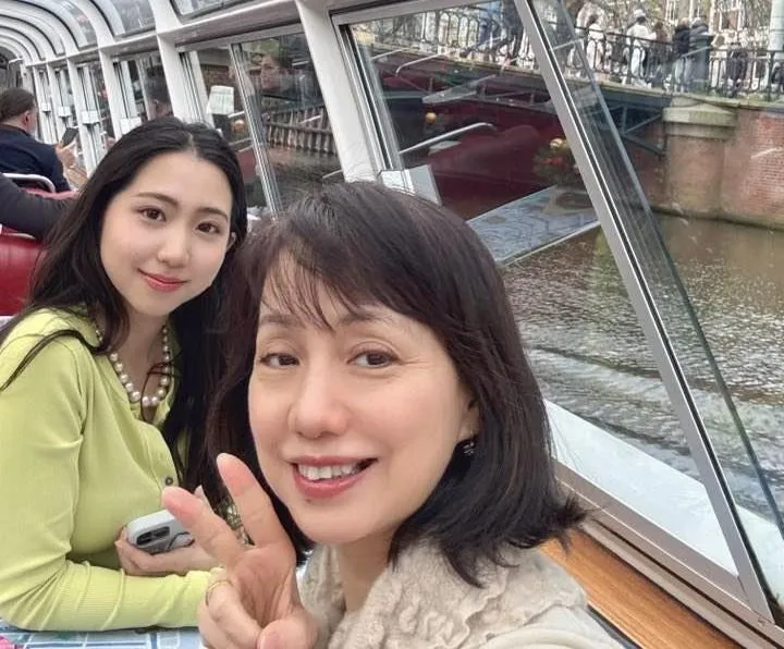 稱「飛機當公車在搭」挨轟炫富　蔡幸娟女兒道歉：我錯了