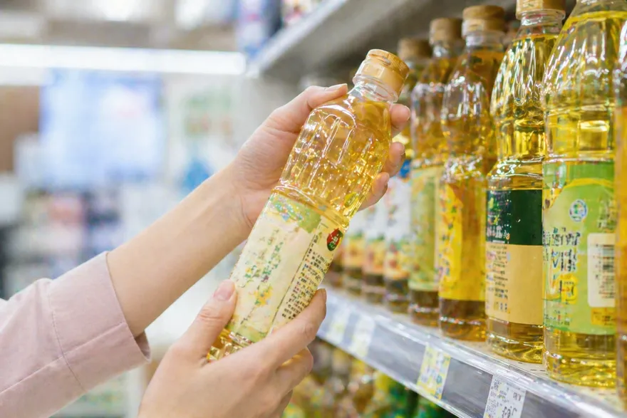 廚房用油眼花撩亂？　不用花大錢！食藥署教「1分鐘快速選對油品」