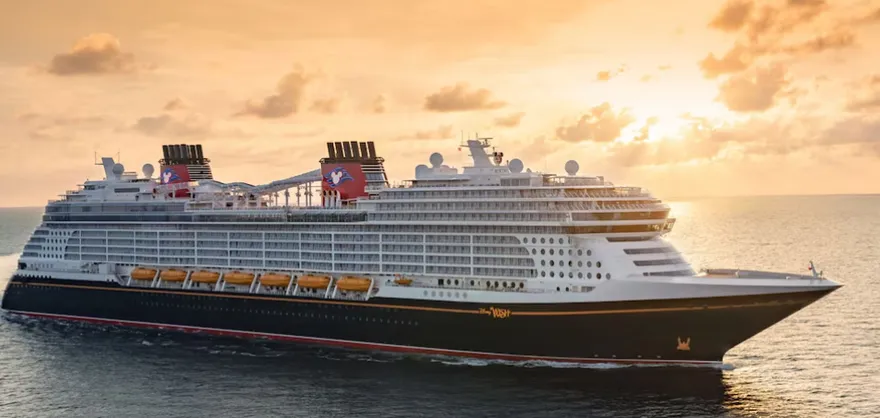 迪士尼探險號首航故障！旅客被迫下船　業者補償方案引眾怒