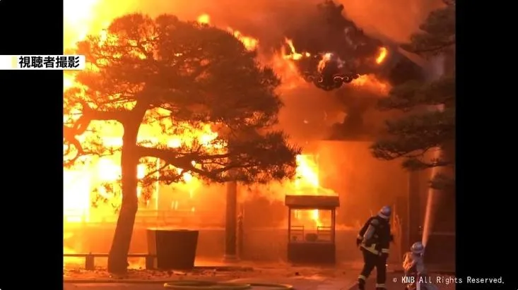 日本富山數百年歷史古剎大火　狂燒8hr正殿全毀