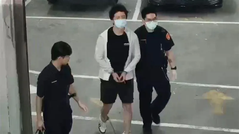 孫安佐涉槍遭押！狄鶯崩潰驚傳投海　癱坐派出所痛哭