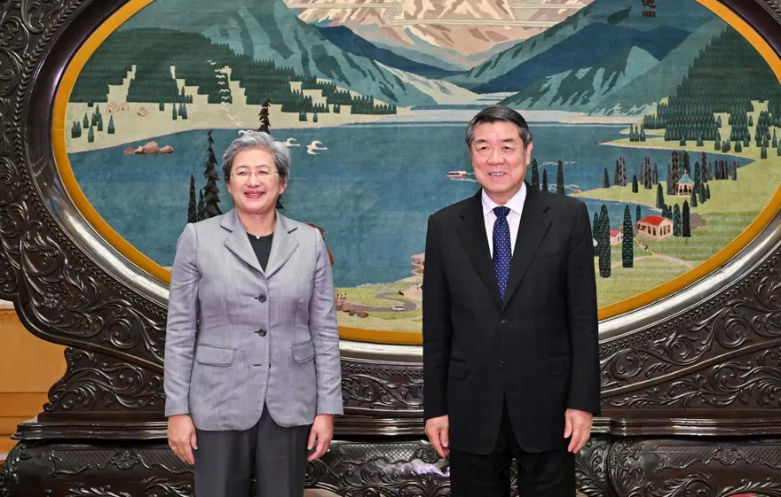 習川會後何立峰會見超微蘇姿丰　稱歡迎跨國公司赴陸發展