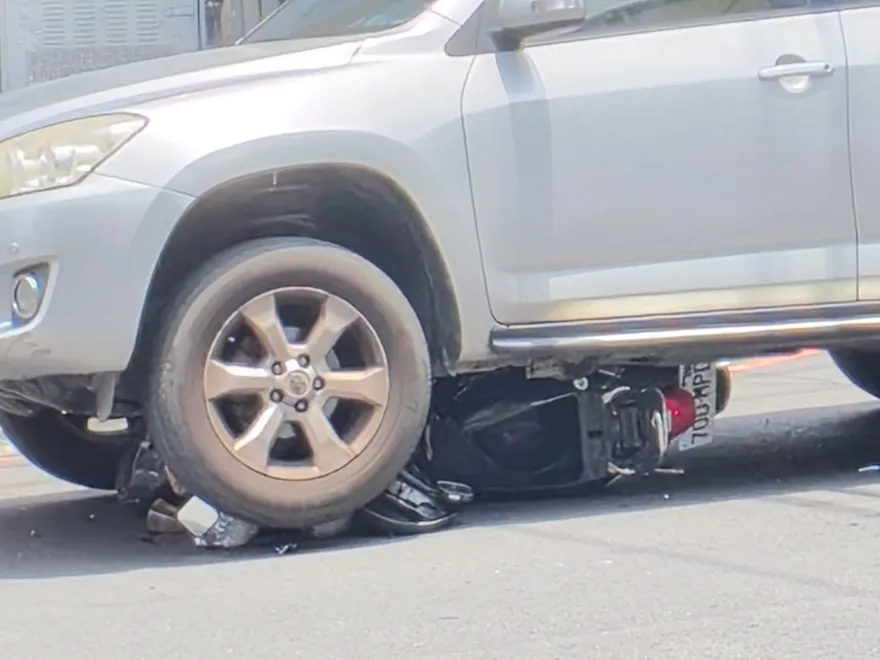 台中大里嚴重車禍！　80歲阿嬤雙腳遭輾意識不清