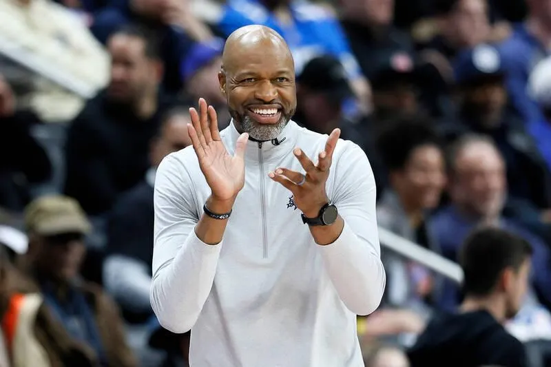 NBA/遭魔術開除火速就業！鵜鶘宣布5年合約聘莫斯利當主帥