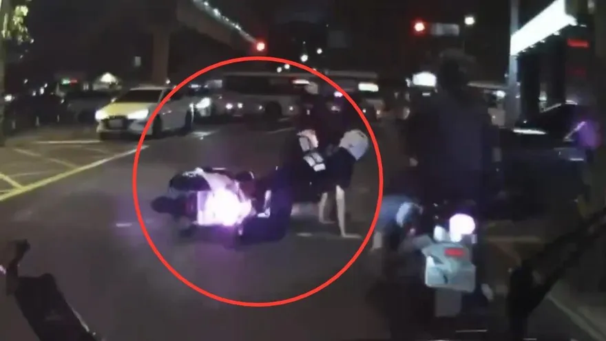 影/板橋男子毒駕拒檢撞傷2警　逃2公里遭圍捕逮獲